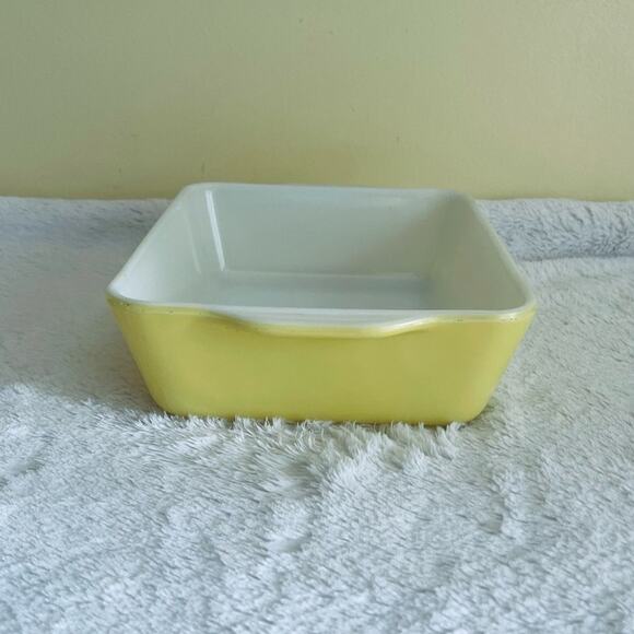 Vintage Pyrex 503-B Yellow Casserole, Refrigerator, Baking Dish w/ Ribbed Lid - Picture 2 of 16